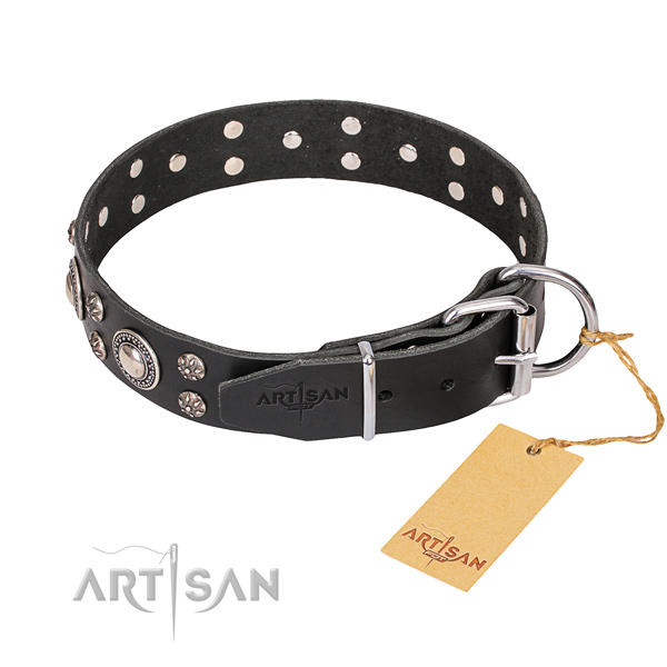 Genuine leather dog collar with smooth leather surface